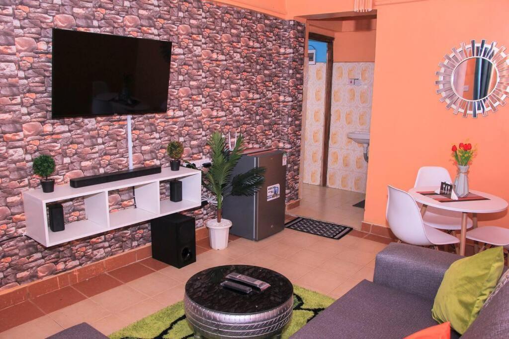 Cozy Homes 1 Bedroom House With Wi-Fi King Size Bed. Free Parking Naivasha Eksteriør bilde